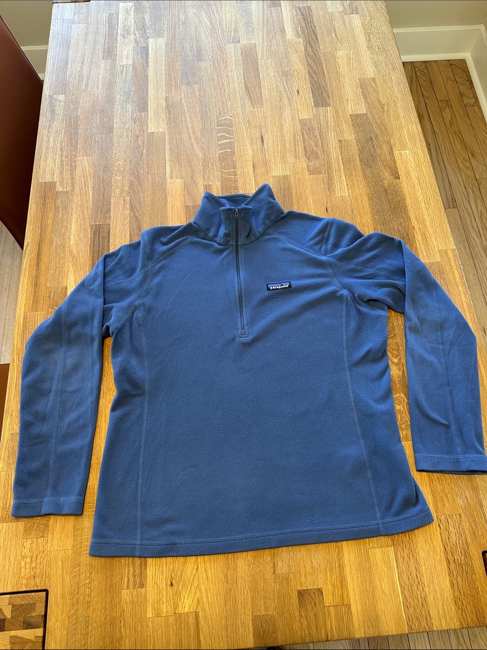 Patagonia lightweight quarter zip  fleece, size L